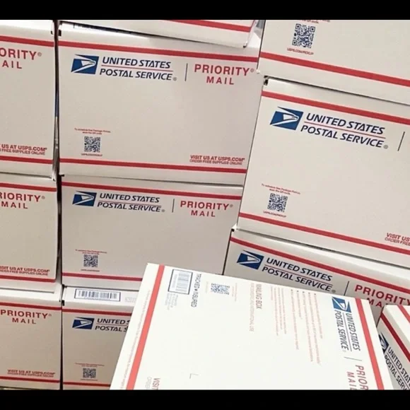 5 pounds of Woman’s resell bundle and I also offer children's and men's or a mix - Picture 2 of 16